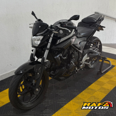YAMAHA MT-03 300 ABS, Foto 3