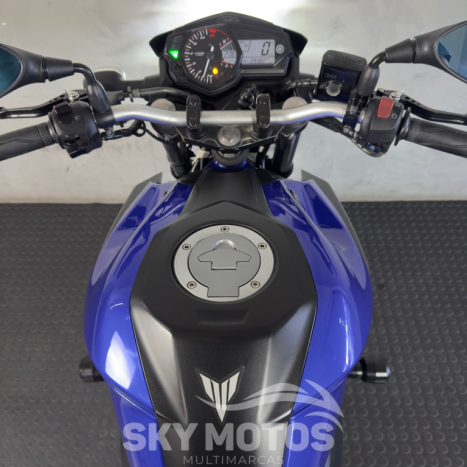 YAMAHA MT-03 300 ABS, Foto 6