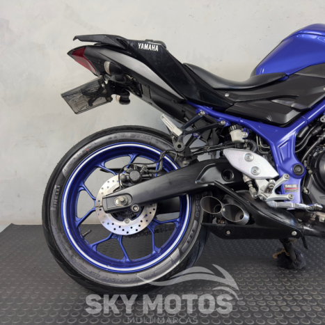 YAMAHA MT-03 300 ABS, Foto 10