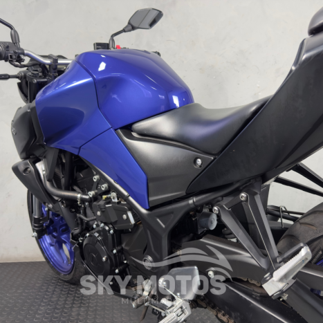 YAMAHA MT-03 300 ABS, Foto 2