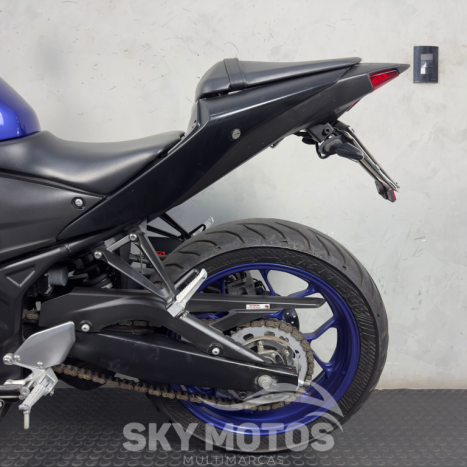 YAMAHA MT-03 300 ABS, Foto 8