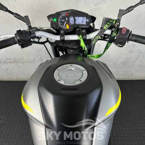 YAMAHA MT-03 300 ABS, Foto 2