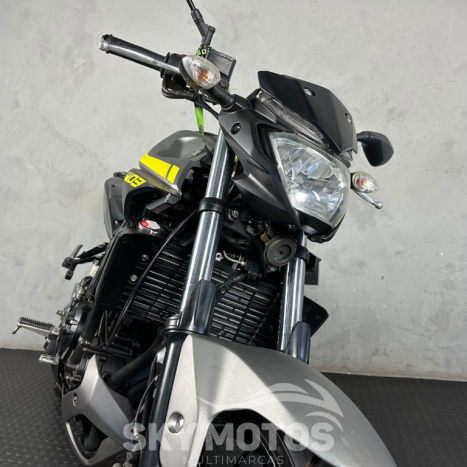 YAMAHA MT-03 300 ABS, Foto 6