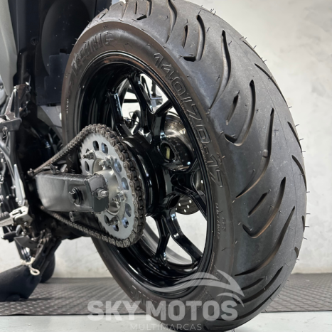 YAMAHA MT-03 300 ABS, Foto 10