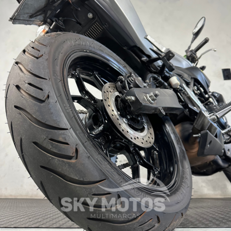 YAMAHA MT-03 300 ABS, Foto 11