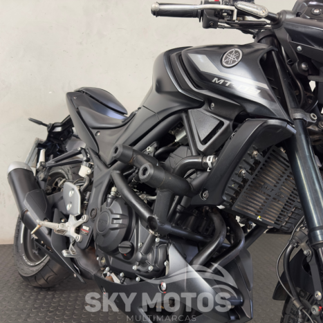 YAMAHA MT-03 300 ABS, Foto 5