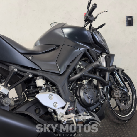 YAMAHA MT-03 300 ABS, Foto 8