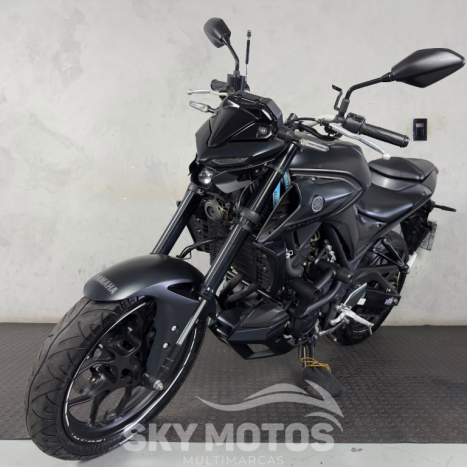 YAMAHA MT-03 300 ABS, Foto 15