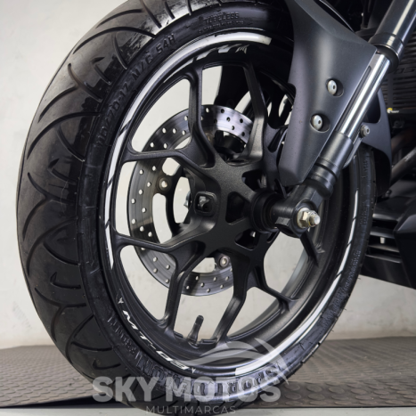 YAMAHA MT-03 300 ABS, Foto 16