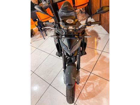 YAMAHA MT-03 300 ABS, Foto 4
