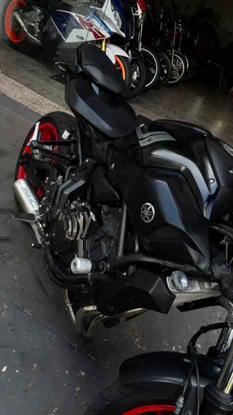 YAMAHA MT-07 700 , Foto 4