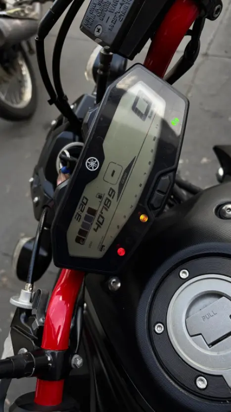 YAMAHA MT-07 700 , Foto 6