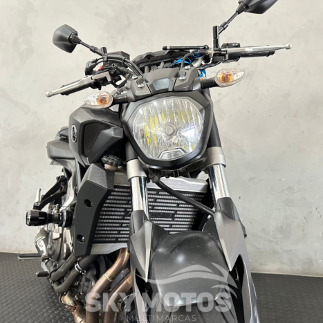 YAMAHA MT-07 700 , Foto 5