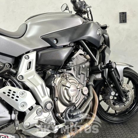 YAMAHA MT-07 700 , Foto 8