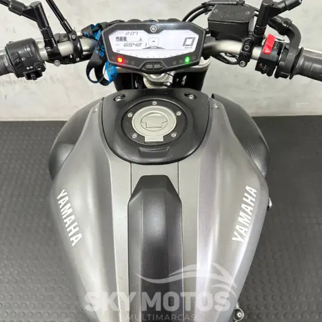 YAMAHA MT-07 700 , Foto 10