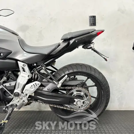 YAMAHA MT-07 700 , Foto 12