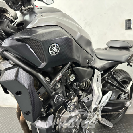 YAMAHA MT-07 700 , Foto 15