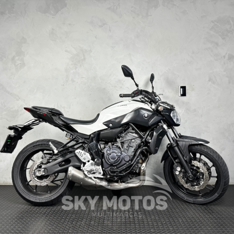 YAMAHA MT-07 700 , Foto 1