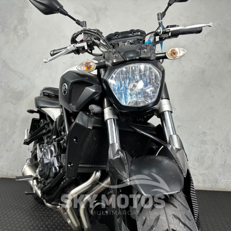 YAMAHA MT-07 700 , Foto 5