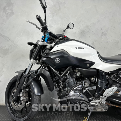 YAMAHA MT-07 700 , Foto 11