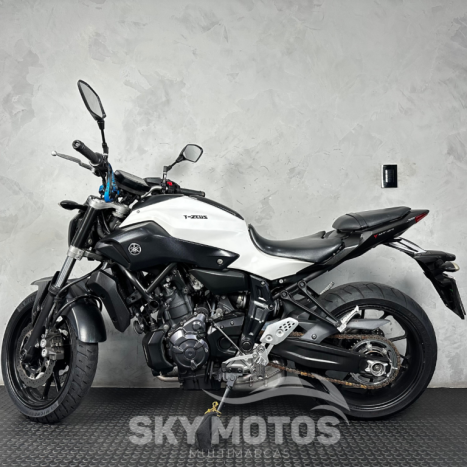 YAMAHA MT-07 700 , Foto 14