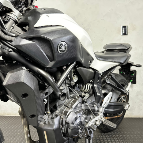 YAMAHA MT-07 700 , Foto 15