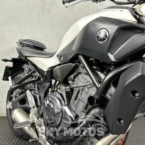 YAMAHA MT-07 700 , Foto 18