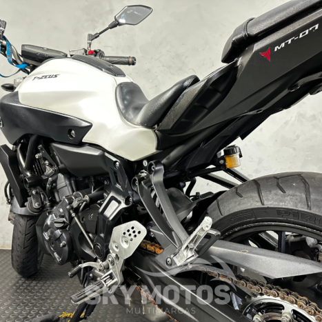 YAMAHA MT-07 700 , Foto 20