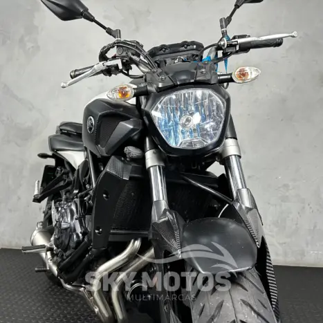 YAMAHA MT-07 700 , Foto 6