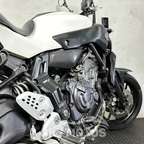 YAMAHA MT-07 700 , Foto 8