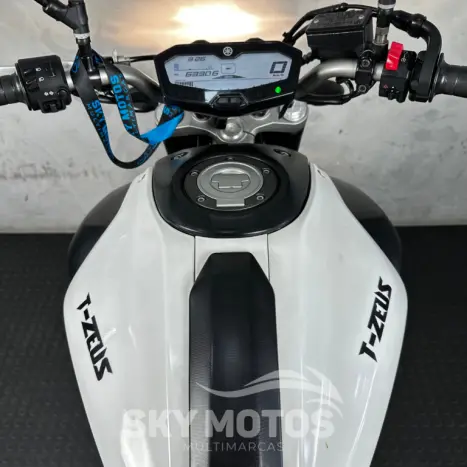 YAMAHA MT-07 700 , Foto 9