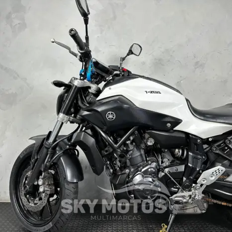 YAMAHA MT-07 700 , Foto 12