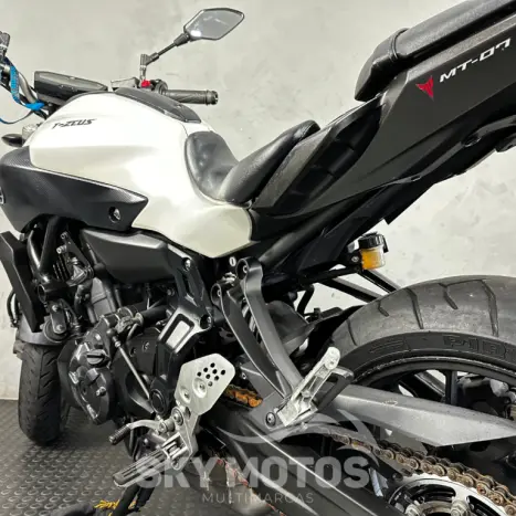 YAMAHA MT-07 700 , Foto 21