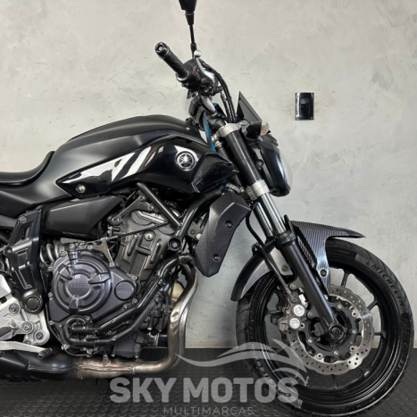 YAMAHA MT-07 700 , Foto 3