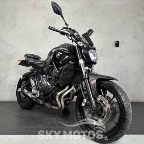 YAMAHA MT-07 700 , Foto 4