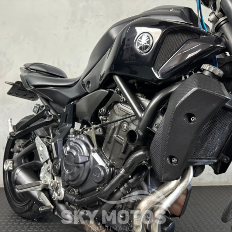 YAMAHA MT-07 700 , Foto 6