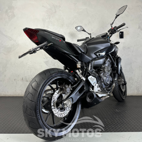 YAMAHA MT-07 700 , Foto 8