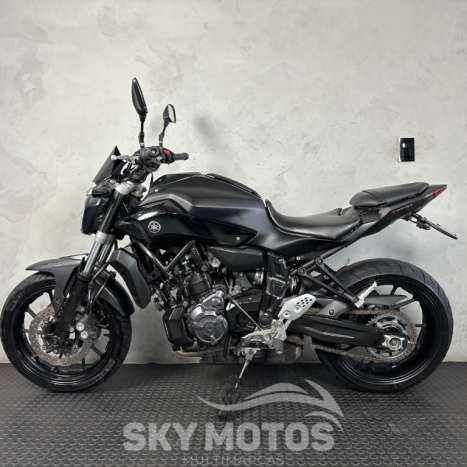 YAMAHA MT-07 700 , Foto 11