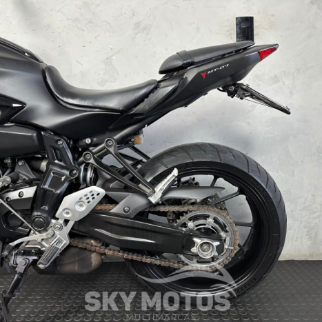 YAMAHA MT-07 700 , Foto 13