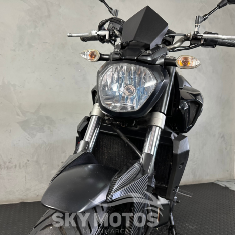 YAMAHA MT-07 700 , Foto 16