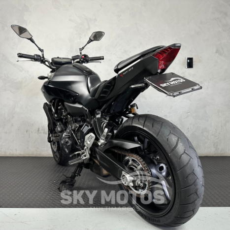 YAMAHA MT-07 700 , Foto 17
