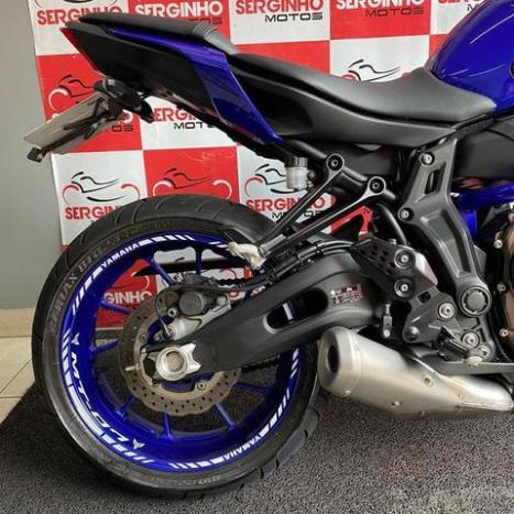 YAMAHA MT-07 700 ABS, Foto 7