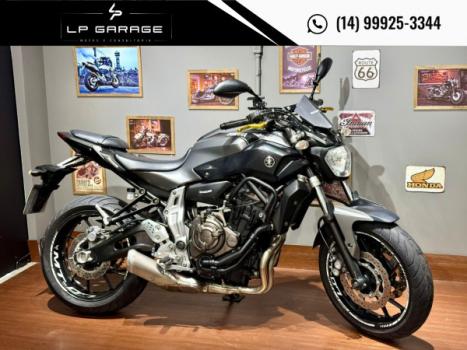 YAMAHA MT-07 700 ABS, Foto 2