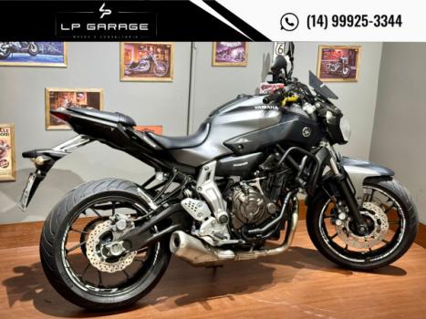 YAMAHA MT-07 700 ABS, Foto 3