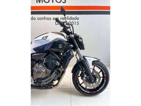 YAMAHA MT-07 700 ABS, Foto 2