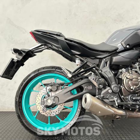 YAMAHA MT-07 700 ABS, Foto 2