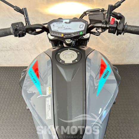 YAMAHA MT-07 700 ABS, Foto 3