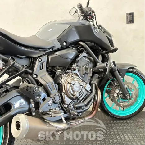 YAMAHA MT-07 700 ABS, Foto 11