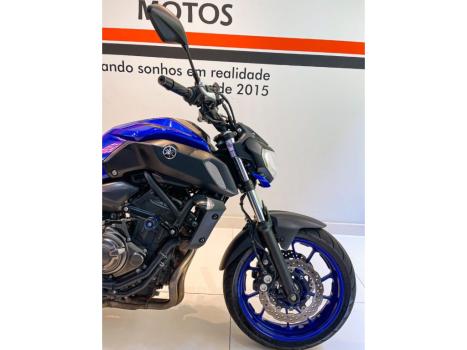 YAMAHA MT-07 700 ABS, Foto 2