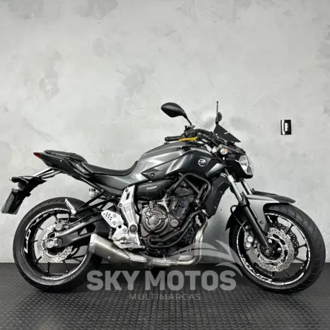 YAMAHA MT-07 700 ABS, Foto 1